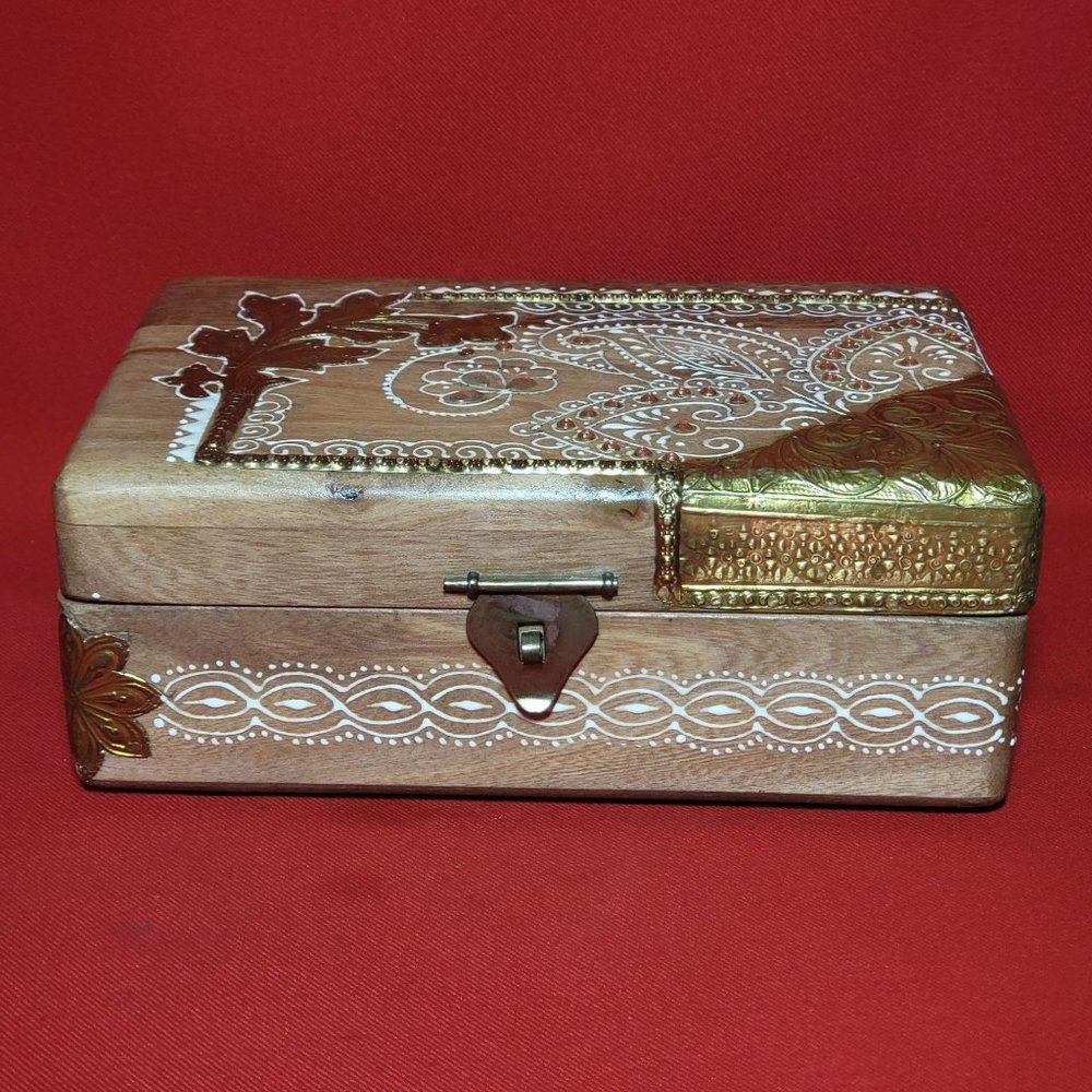 VTG Wooden Jewelry Keepsake Trinket Box White Gold Floral Design
